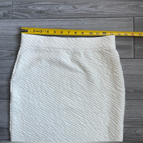 Free People Cream/White Stretchy Skirt, Size Small! Bodycon Skirt••• - Picture 8 of 9